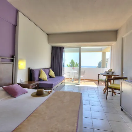 מלון Porto Angeli 5*